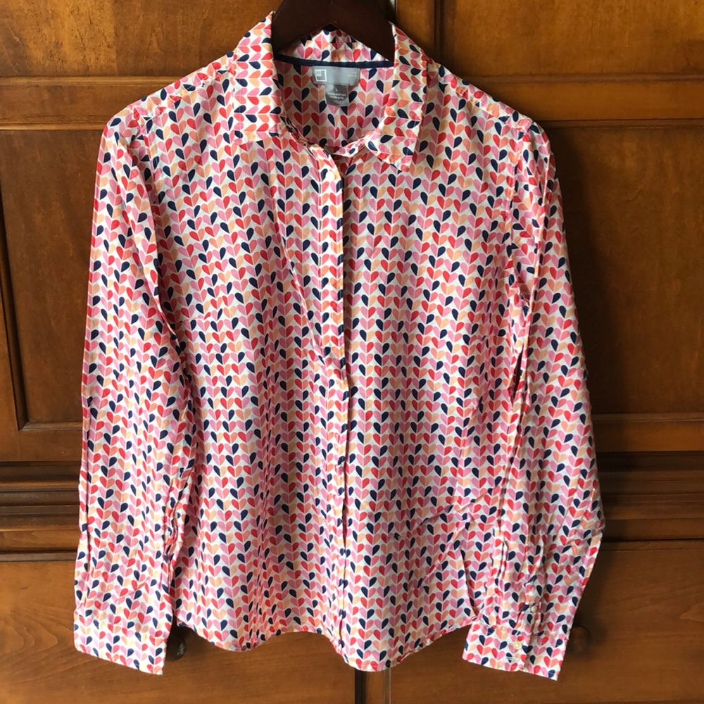 Reds and corals heart print shirt